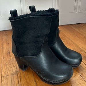 No 6 shearling lines clog booties